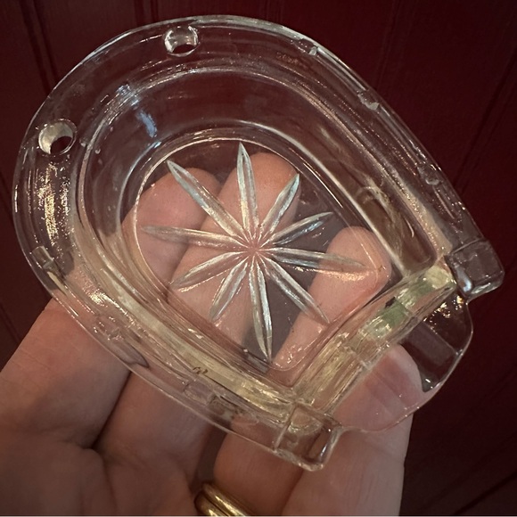 Horseshoe Shaped Ashtray Glass - Picture 3 of 5